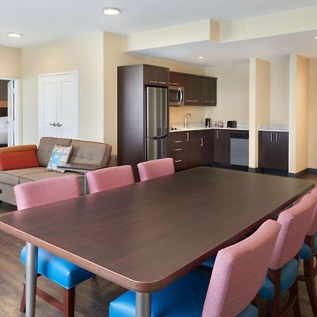 Towneplace Suites By Marriott Toronto Oakville Bagian luar foto