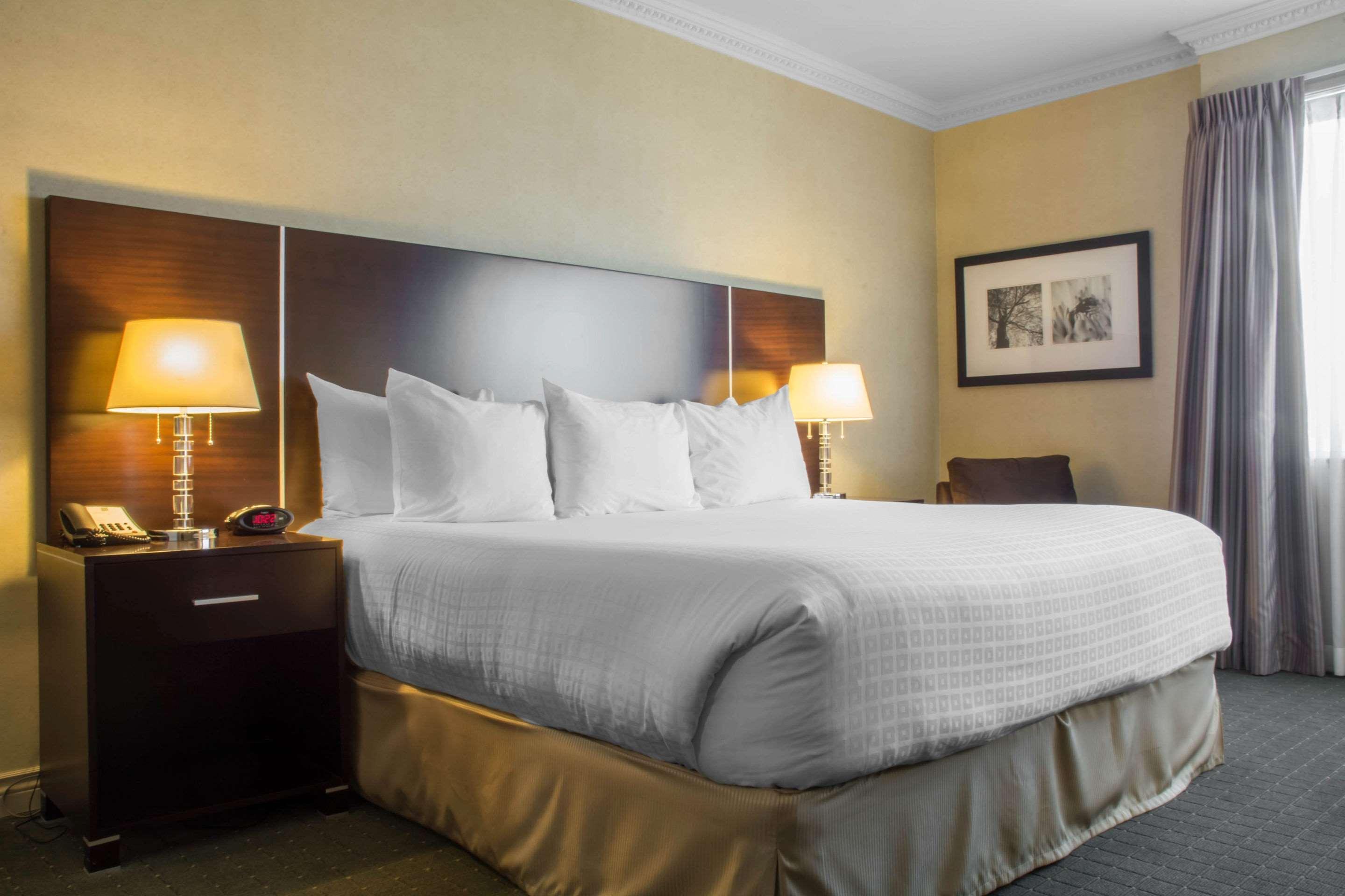 Towneplace Suites By Marriott Toronto Oakville Bagian luar foto
