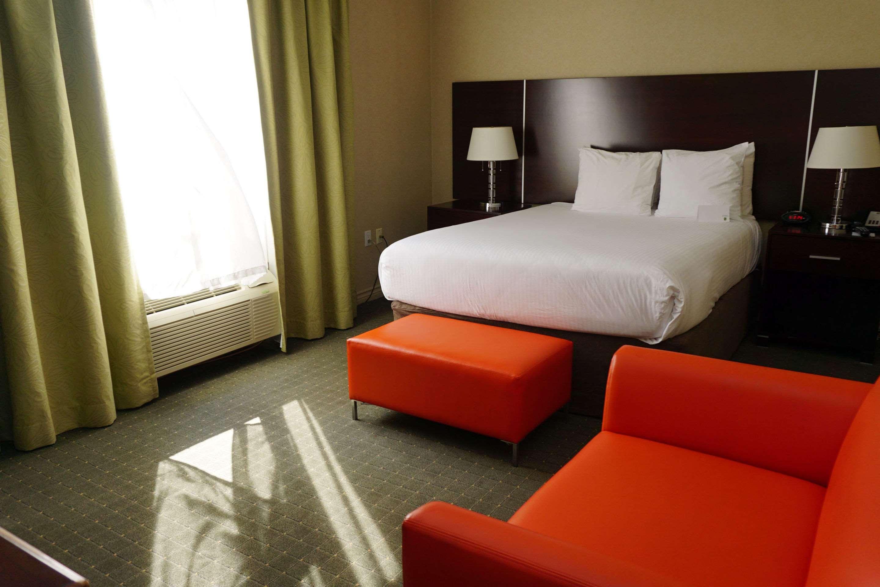 Towneplace Suites By Marriott Toronto Oakville Bagian luar foto