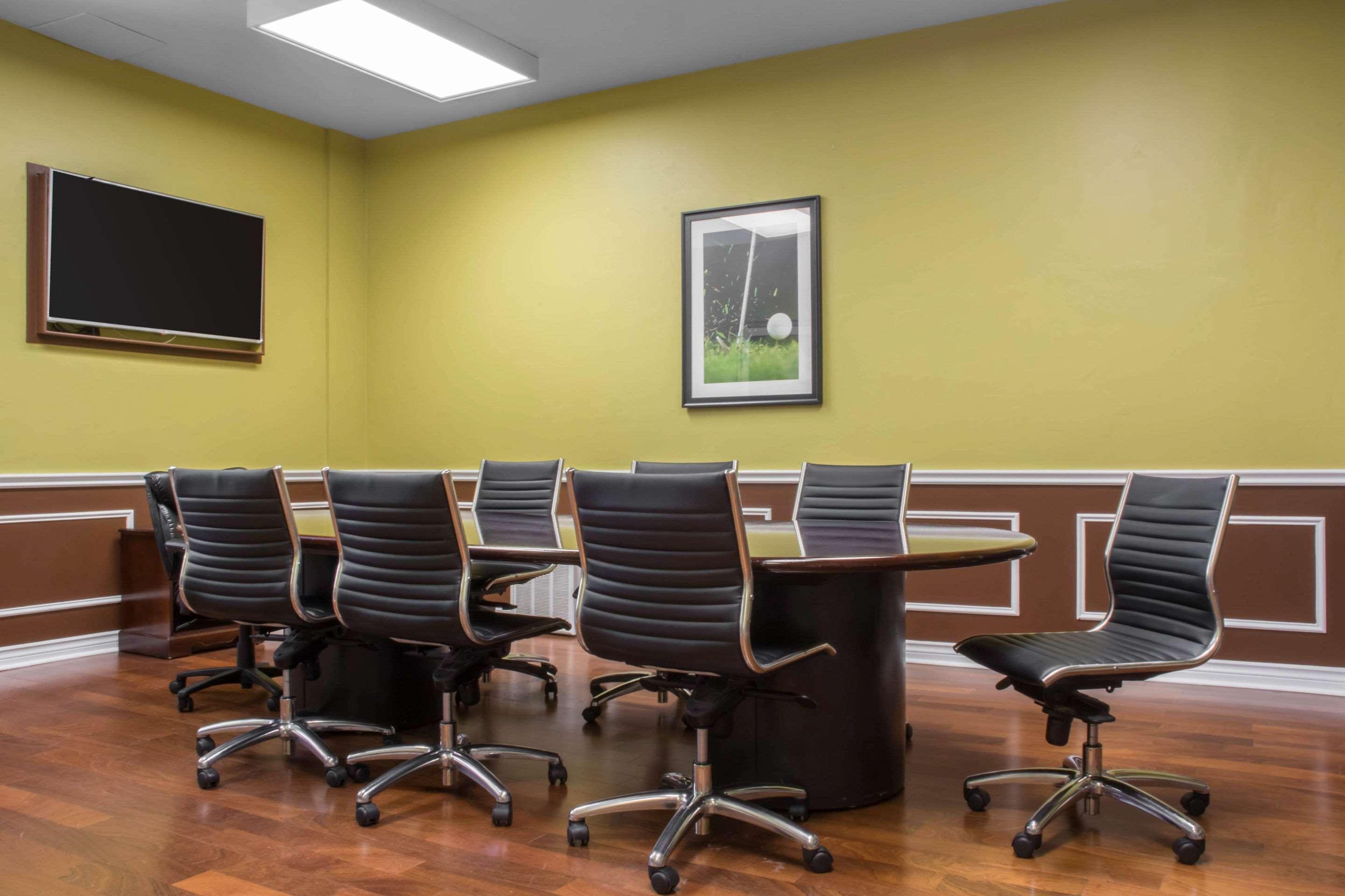 Towneplace Suites By Marriott Toronto Oakville Bagian luar foto