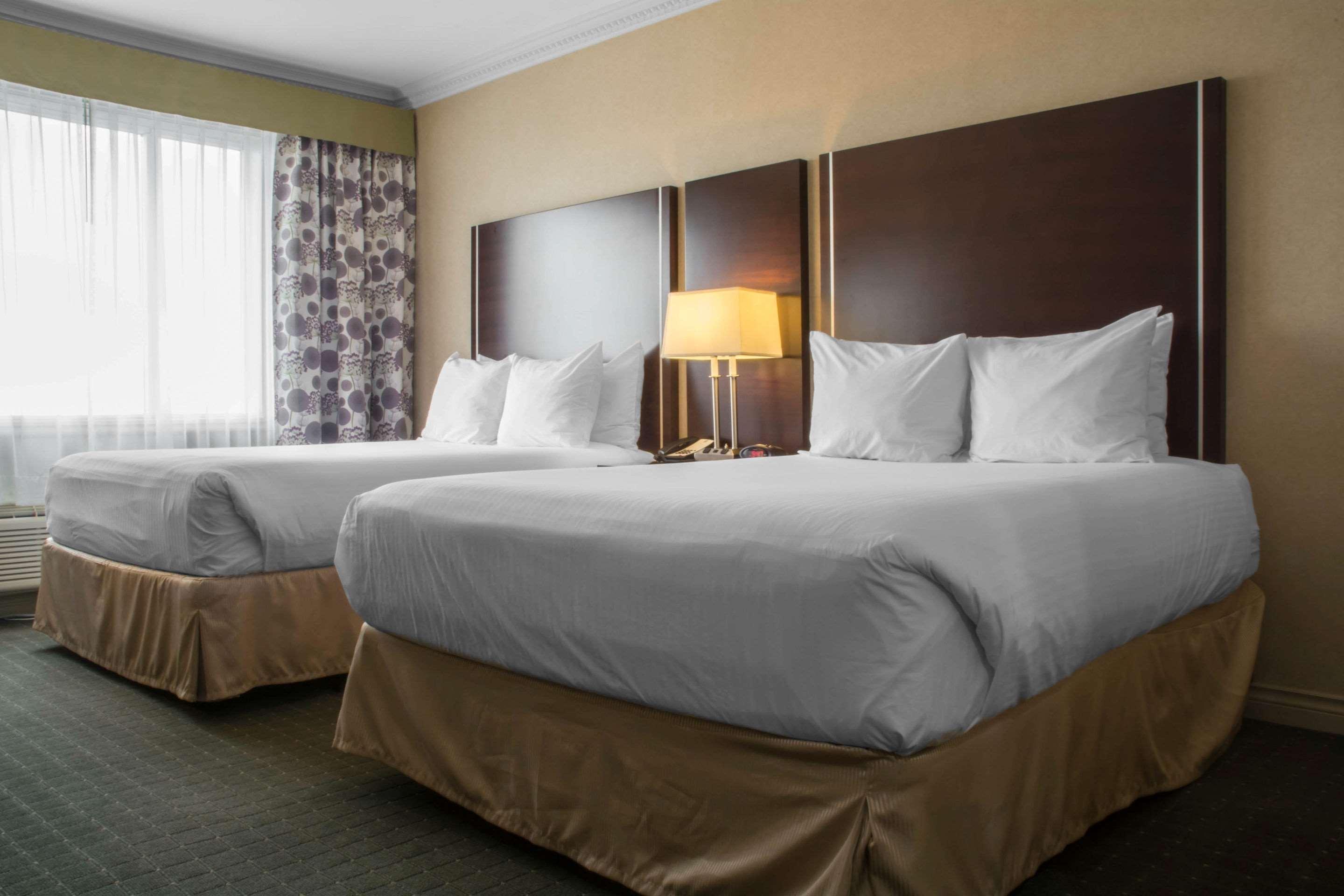 Towneplace Suites By Marriott Toronto Oakville Bagian luar foto