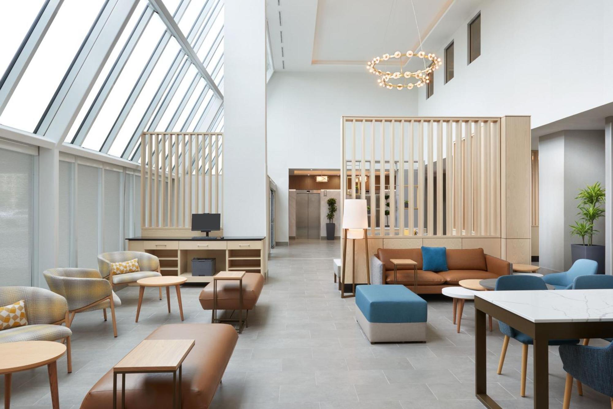 Towneplace Suites By Marriott Toronto Oakville Bagian luar foto